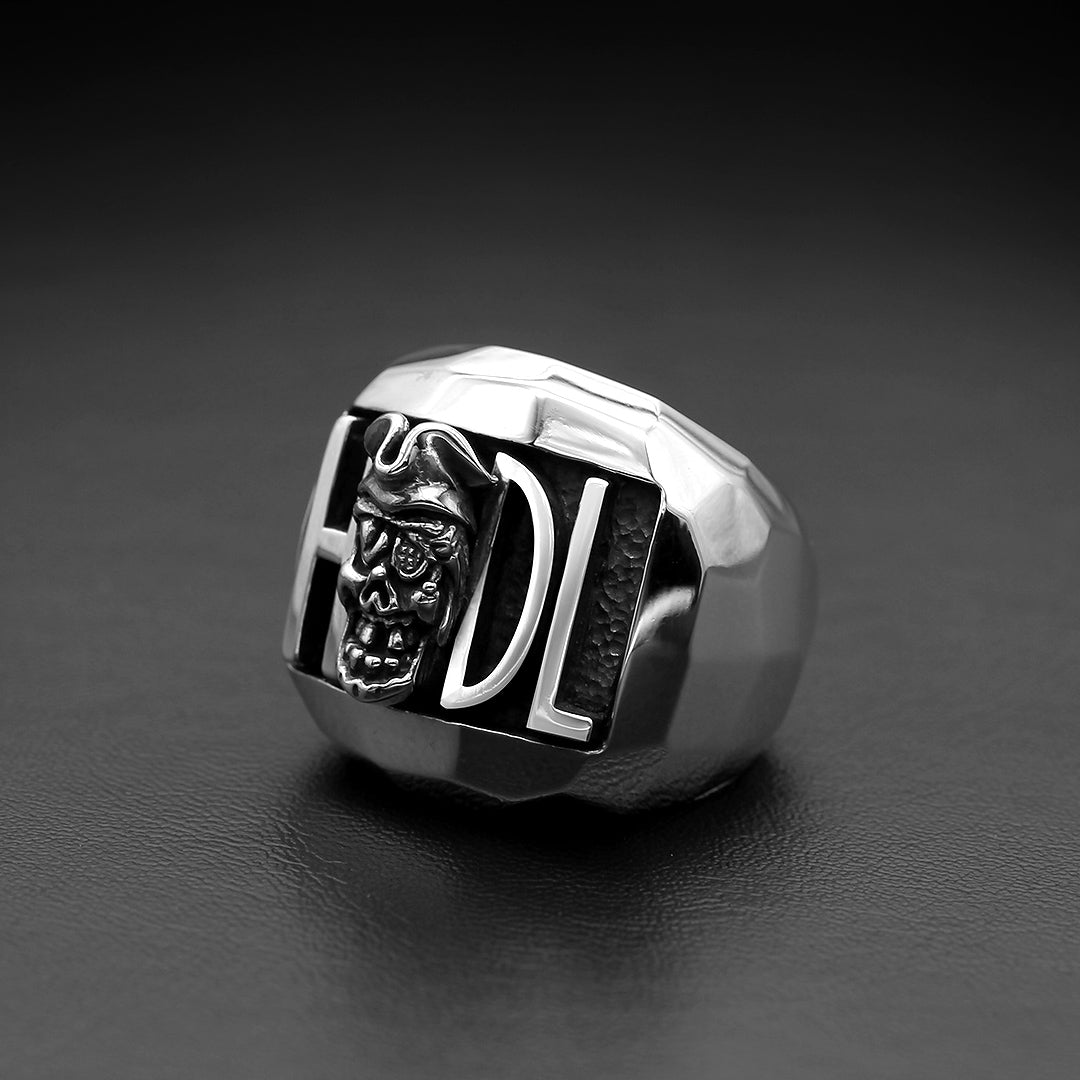 Hodl To The Pirate Skull Grave Ring - Deific